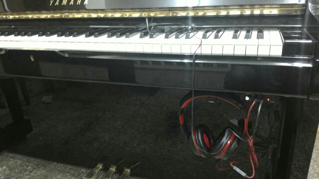 YAMAHA, UX米字琴,中古二手鋼琴,加裝靜音設備
