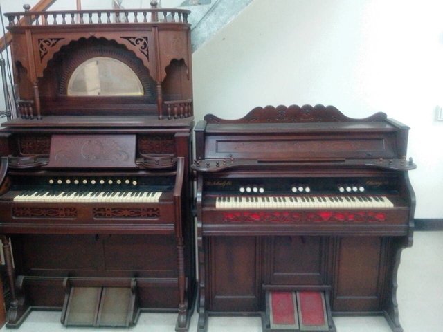 古董鋼琴