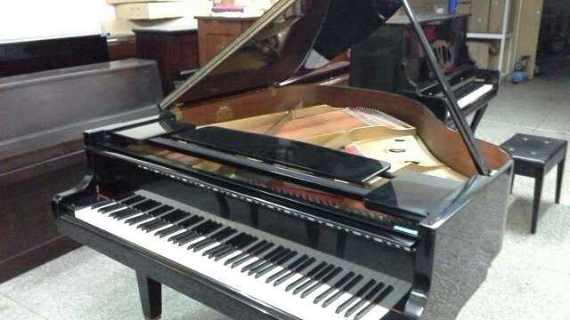 K.Kawai-GE30 K.KAWAI平台式演奏型三角鋼琴--二手鋼琴資訊網提供最優質中古鋼琴，值得前來鑑賞試彈